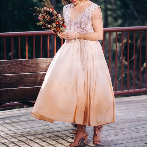 Custom designed wedding dress - Picture 1 of 6